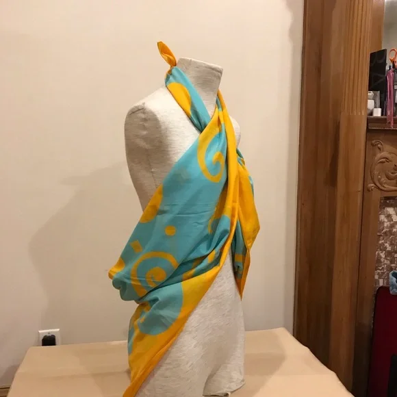 Vintage Christian Lacroix square cotton paréo wrap. One size. EUC